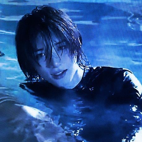 최범규 호랑이 , 갱얼쥐 닮앗고 
어떨땐 잘생겻고 어떨땐 섹시하고 어떨땐 예뻐요 ㅠㅠ 애도 착해서 심한 병크도 없고요 !! 나이를 거꾸로 먹는거같이 활동하면 할수록 더더 잘생겨지고 예뻐져요 ㅠㅠ