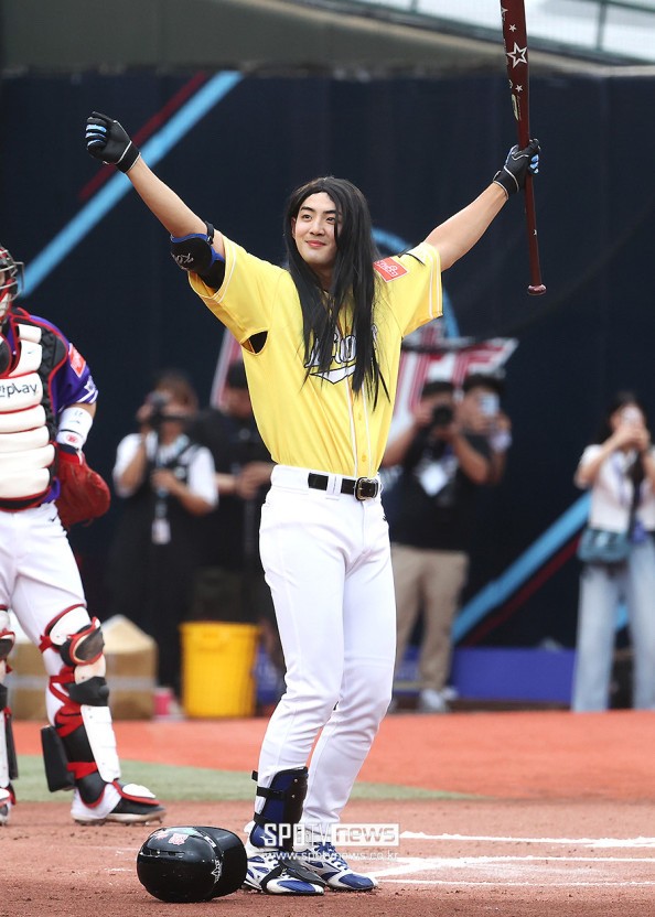 요이 구민지 사진 갖고계시군뇨
저는 욱이 사진 300장 잇는ㄷ..크흠