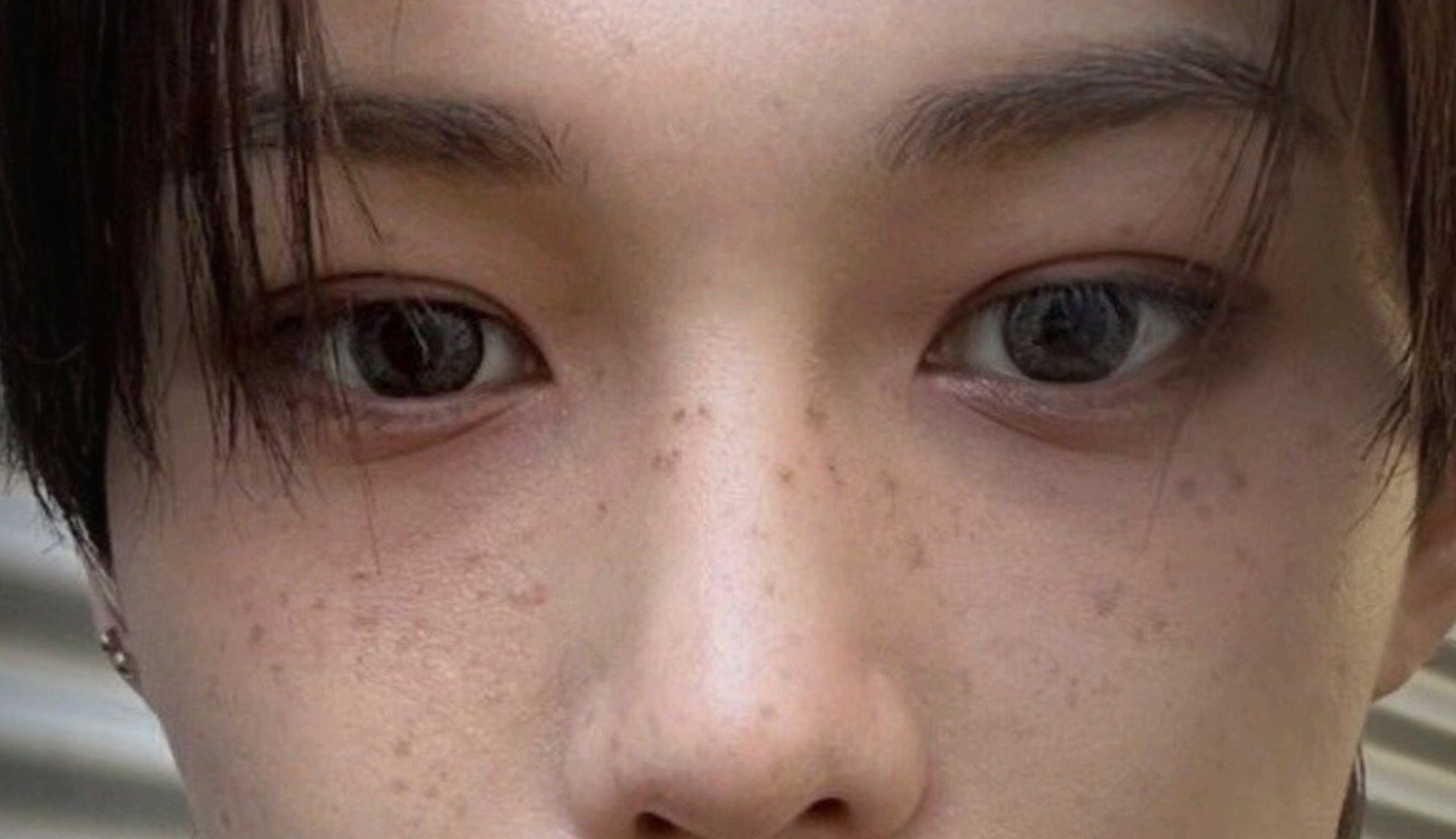 필릭스 주근깨 너무 예쁜 것 같아