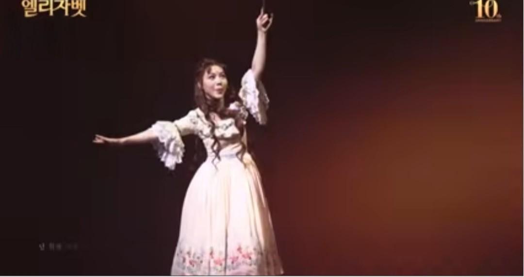 졸업사진 코스튬으로