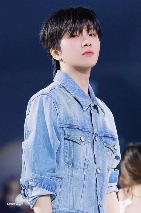 김운학 사진 공유합니다