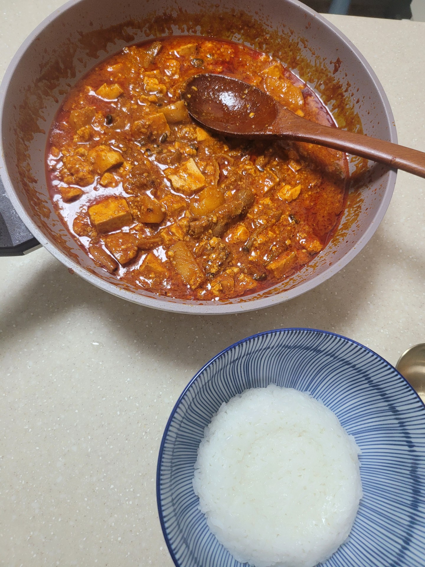 이 시간에 올려버려