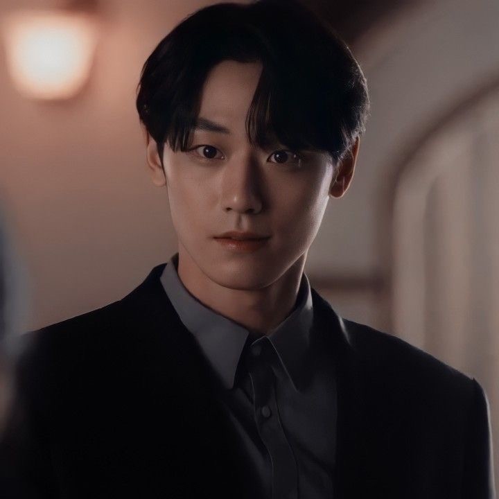 누가 더 잘생긴 것 같아?