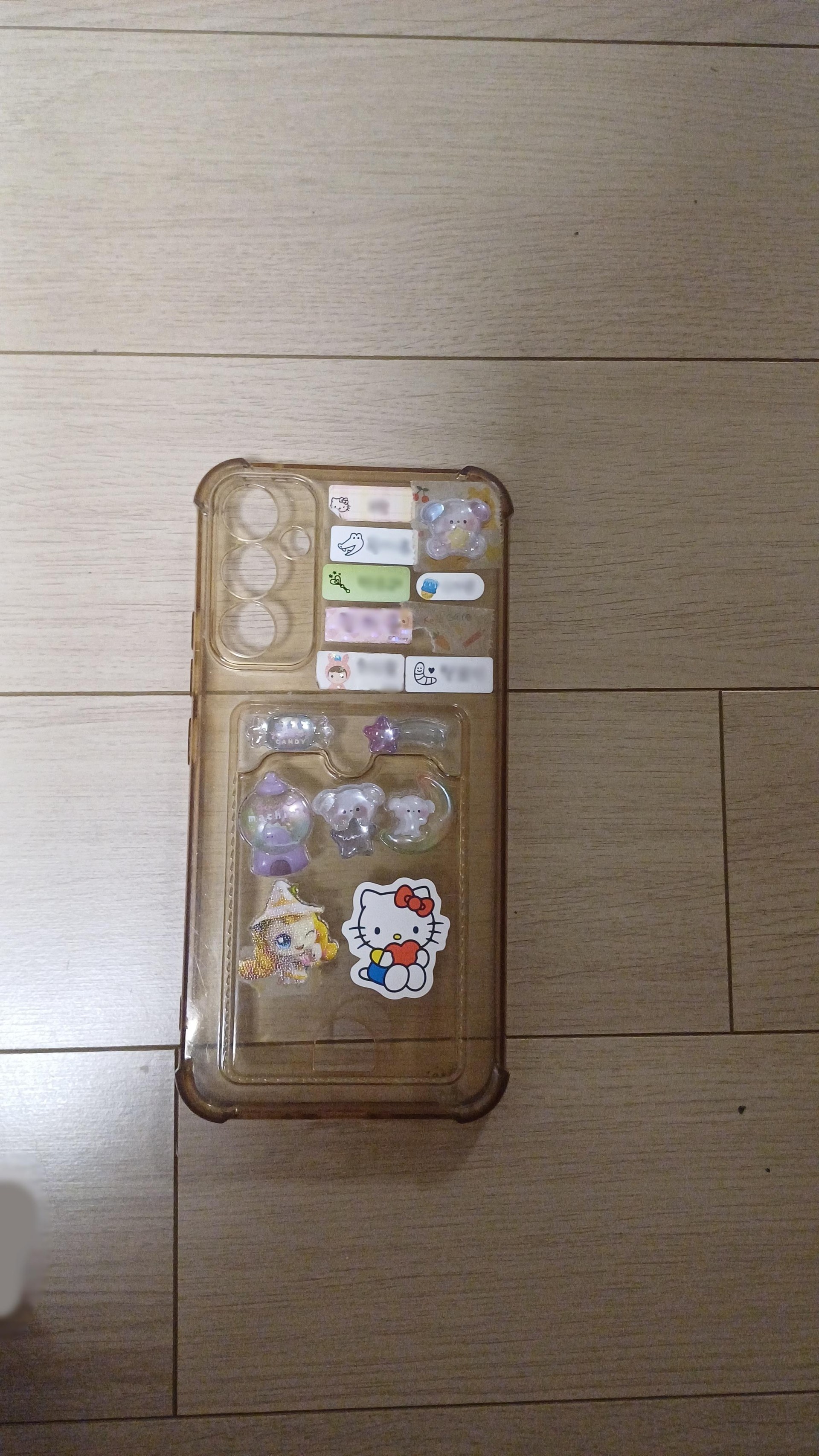 케이스봤을때 초 몇같음?