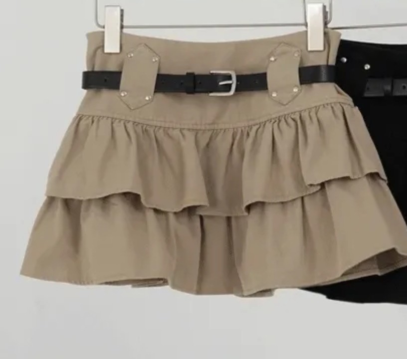 이 치마랑 어울리는 상의 알려줘