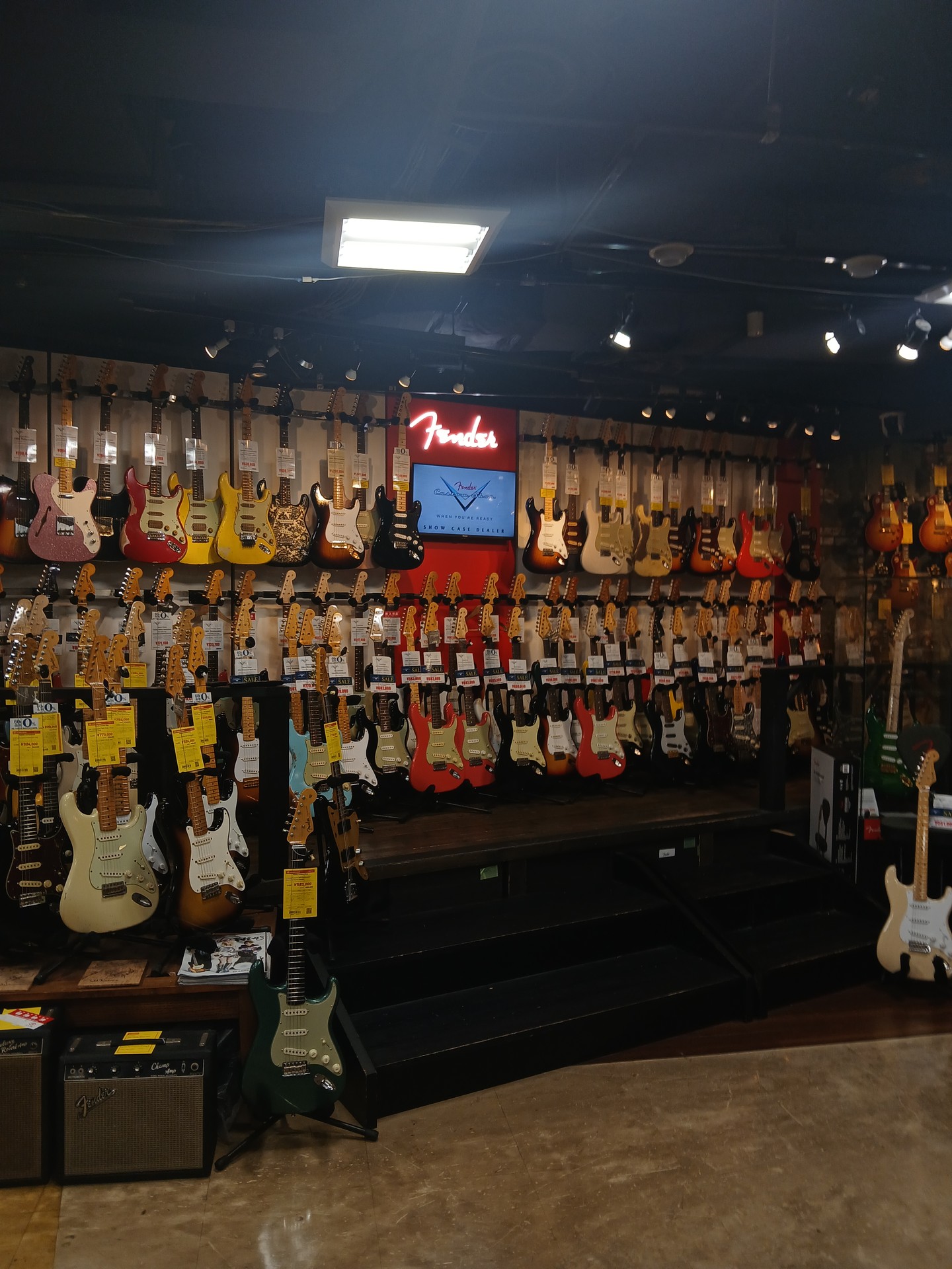 일본악기점사진 몇컷