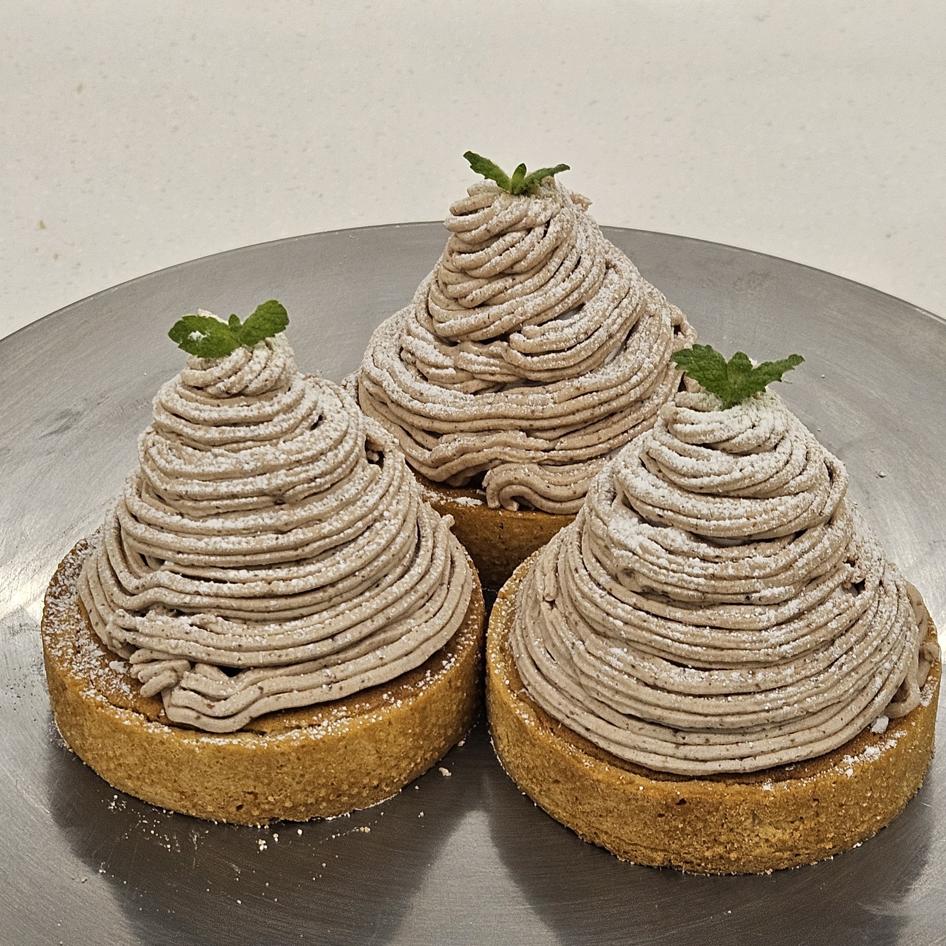 이 디저트 뭐라 부르게