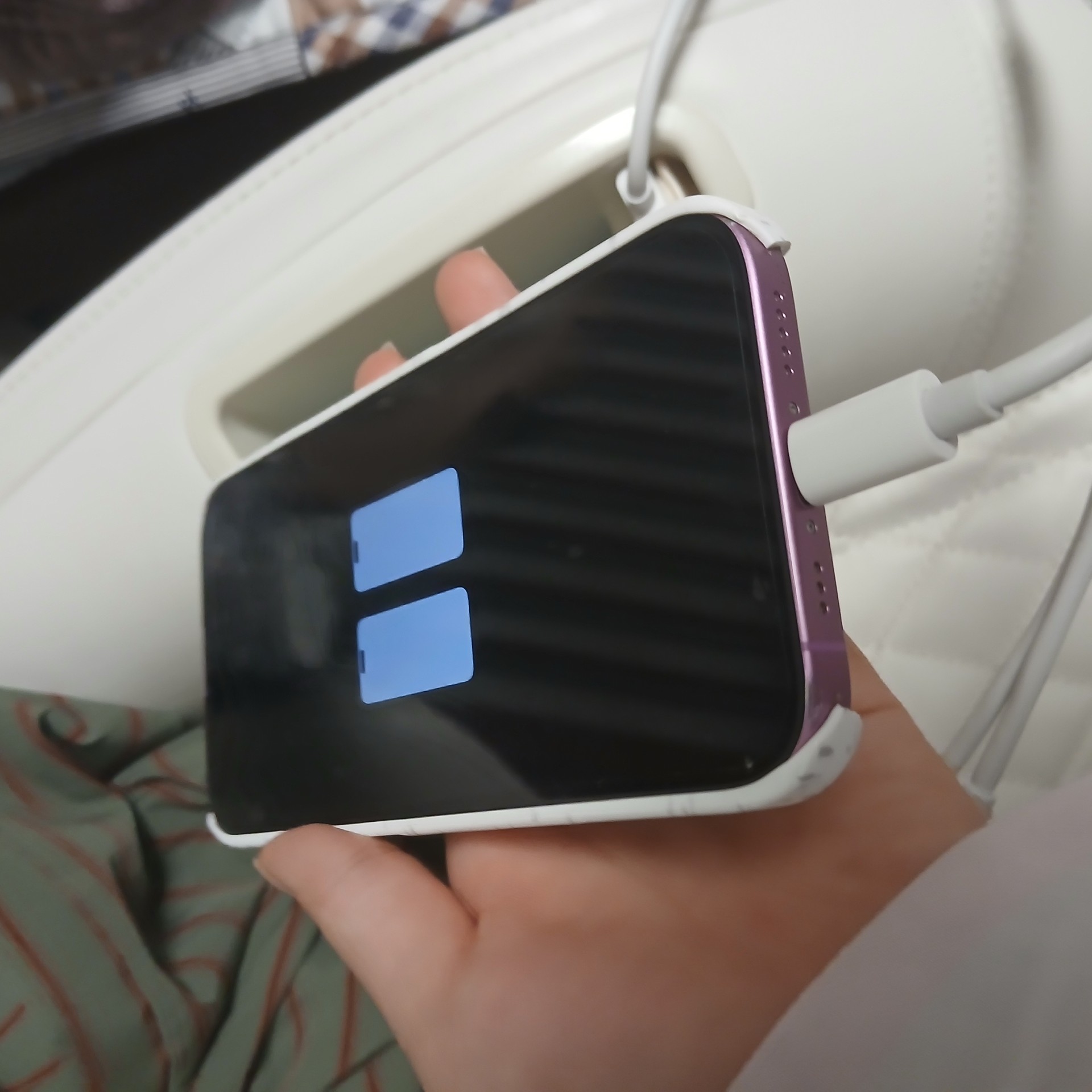 이거 폰 고장난건가요ㅠㅠㅠ???