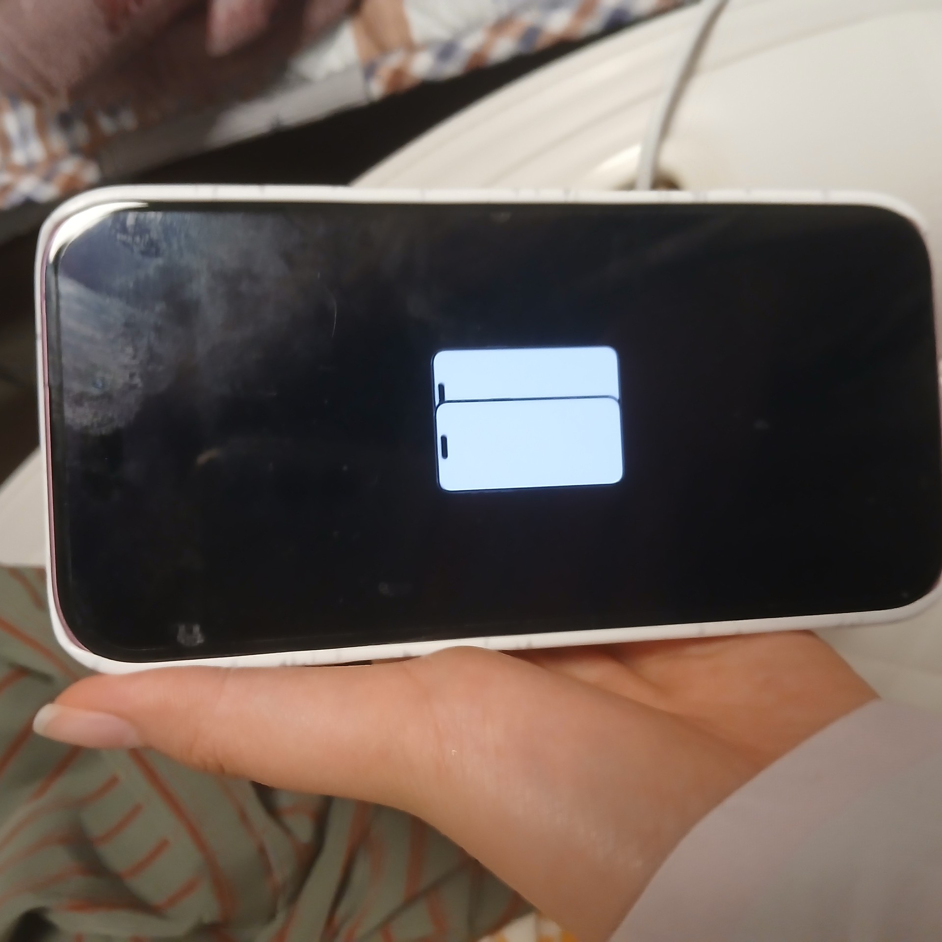 이거 폰 고장난건가요ㅠㅠㅠ???