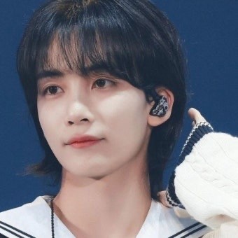 윤정한 전역 4일 남앗다