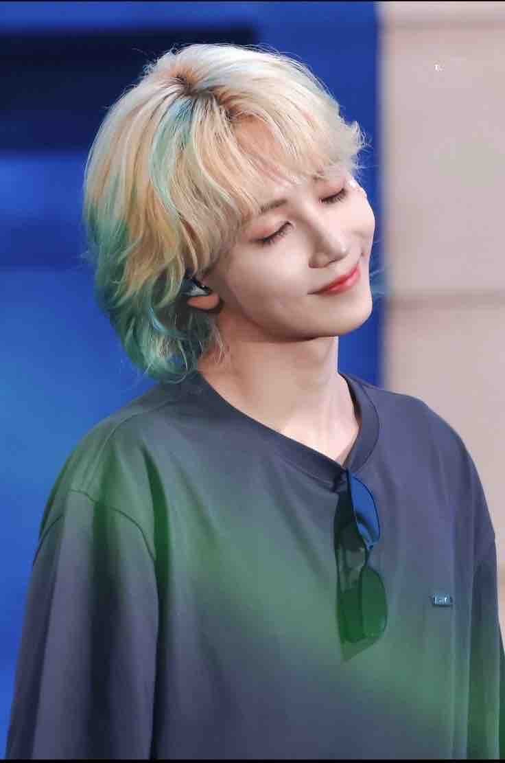 윤정한 전역 4일 남앗다