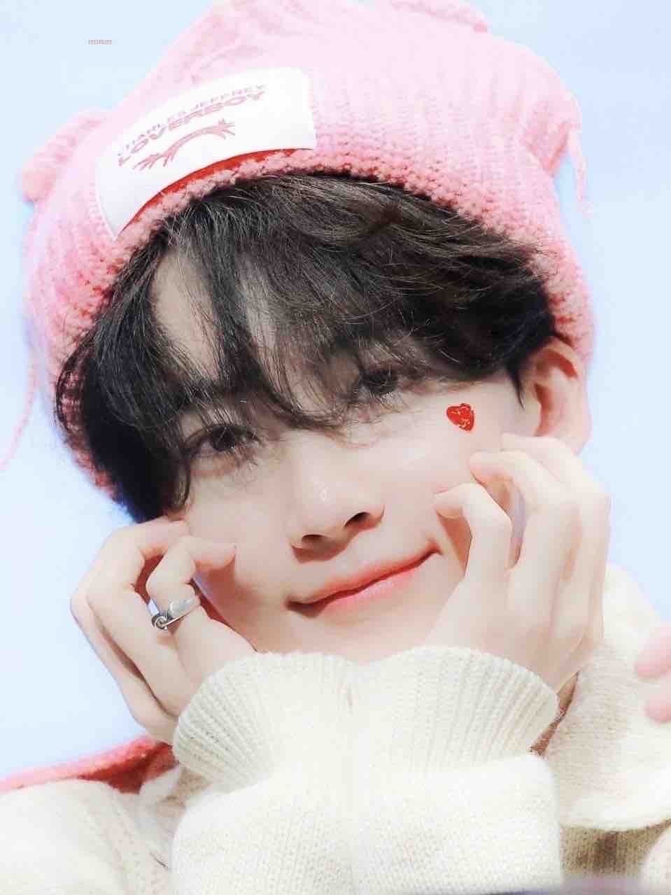 윤정한 전역 4일 남앗다