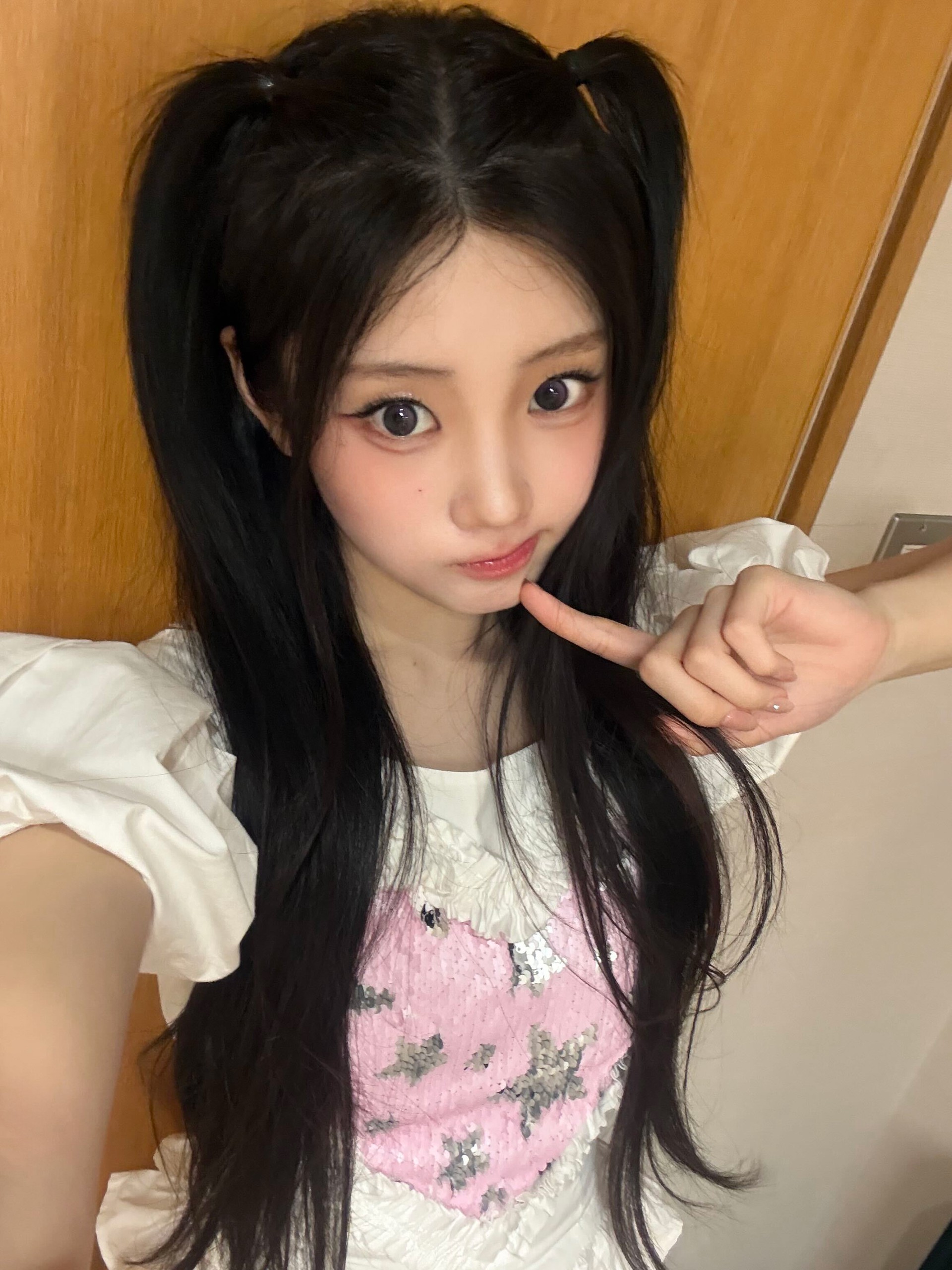 아일릿 원희 사진🍀