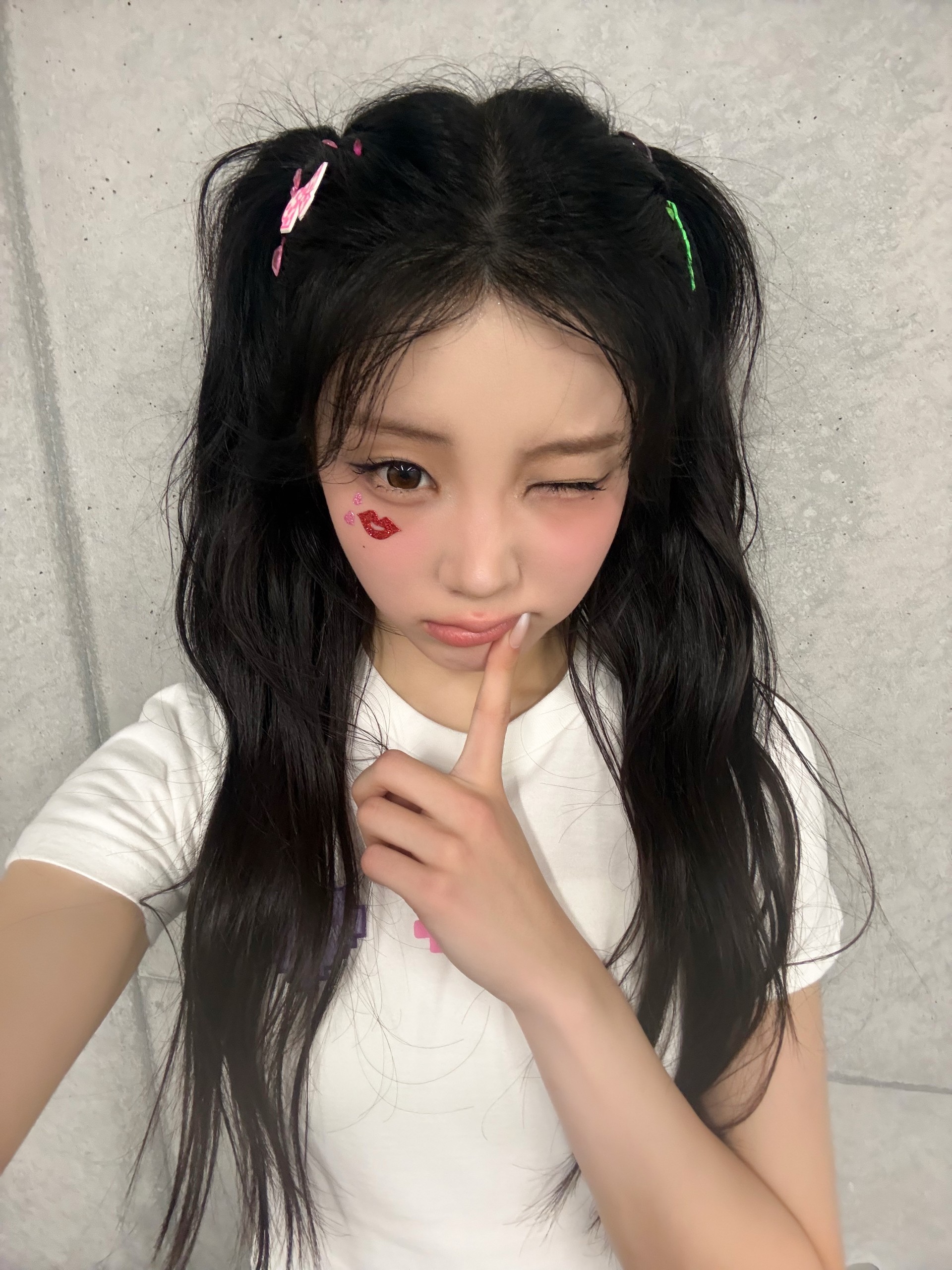 아일릿 원희 사진🍀