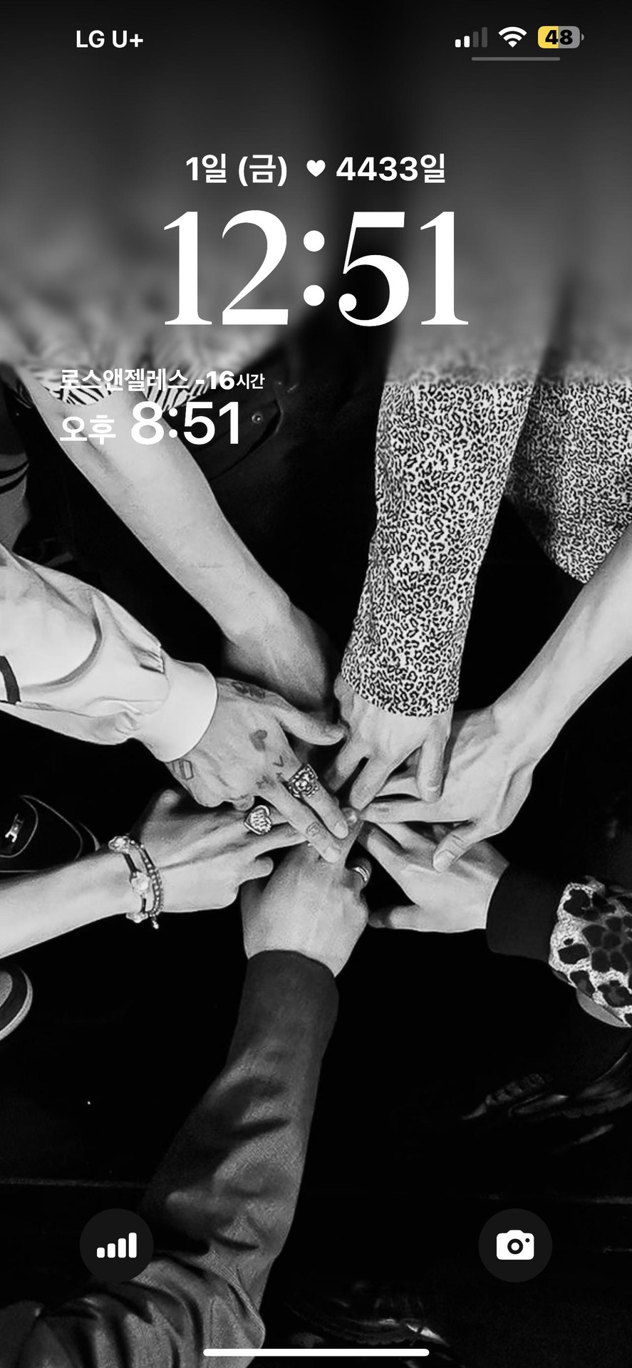 흑백 실착샷이요!