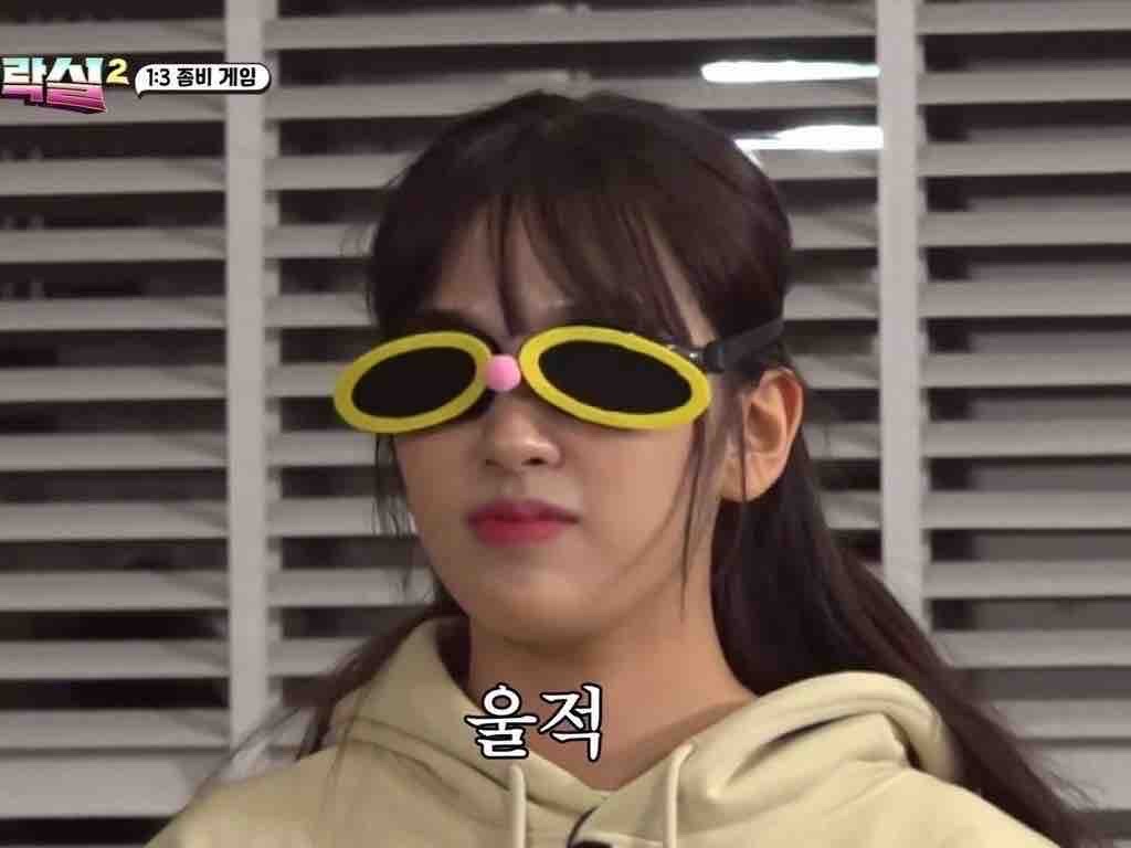 아니에요..ㅠ 전 퍼리에 재능이 없습니다..뭔가...뭔가가 없어요..전 사람에 그나마 더 재능이 있는거 같습니다...수련하고 올게요..🥷