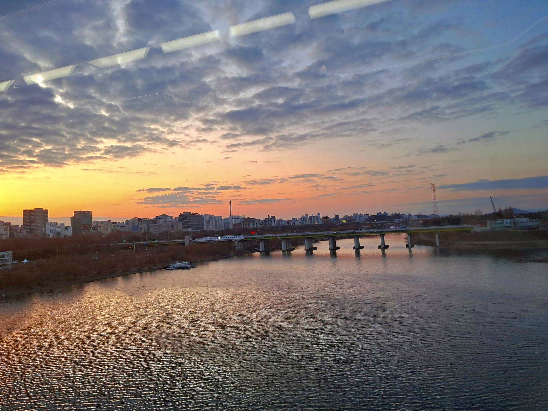 여기! 사진 잘찍었더라ㅎㅎ 신청해줘서 고마워!!