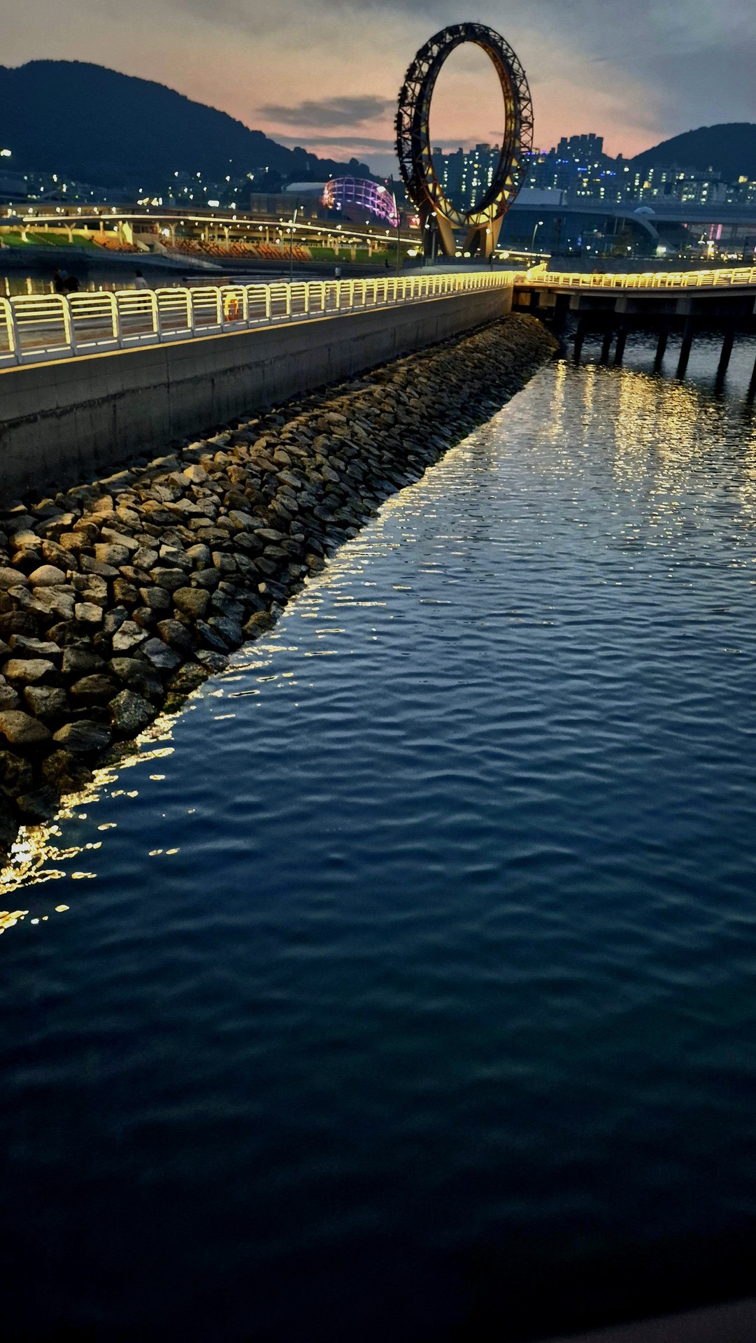 허거걱,,!! 칭찬 정말 고마워어엇! 사진 진짜 너무 예쁘다아🫶🫶