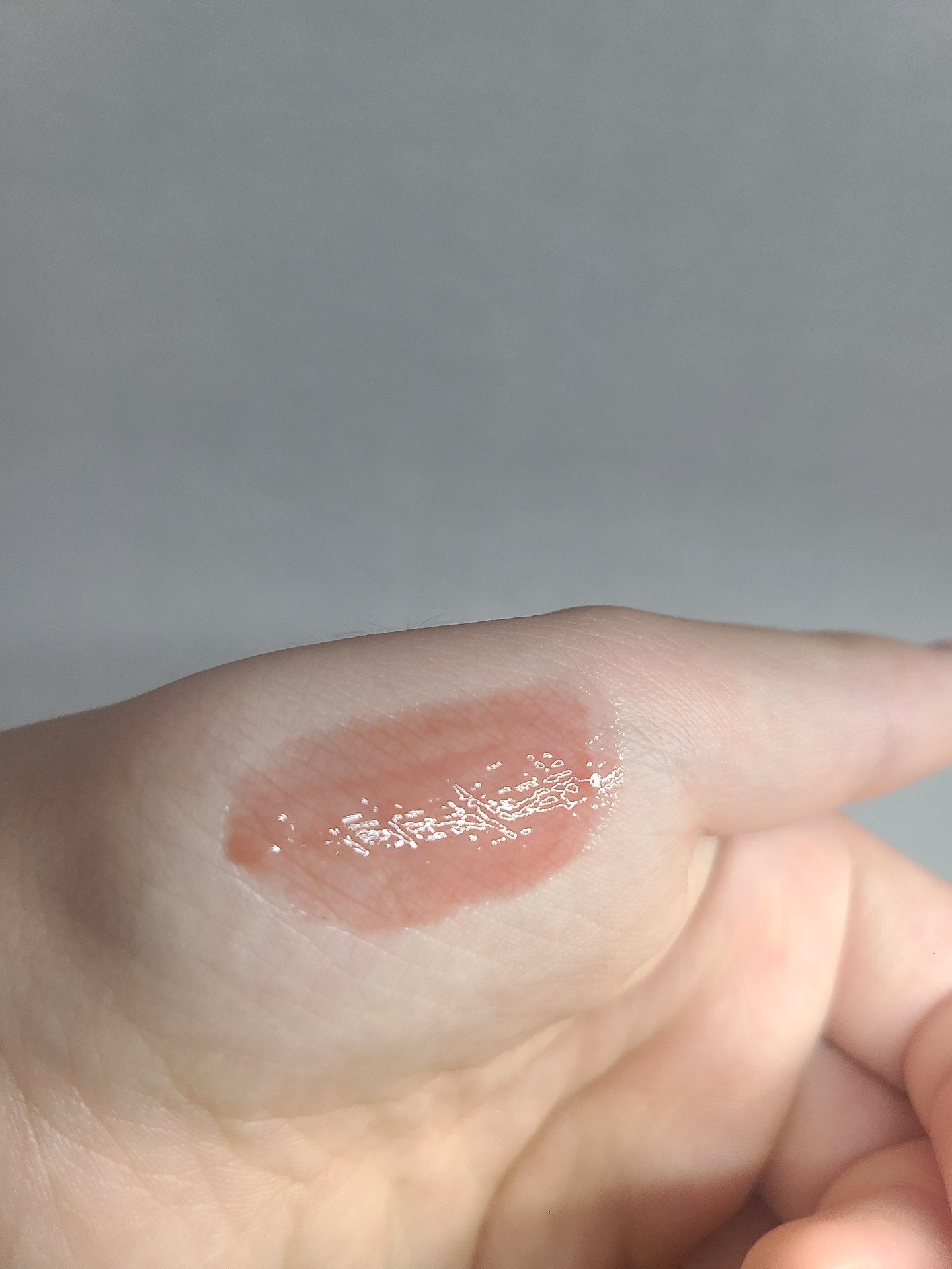 실제에서는 색깔은 좀 더 진함