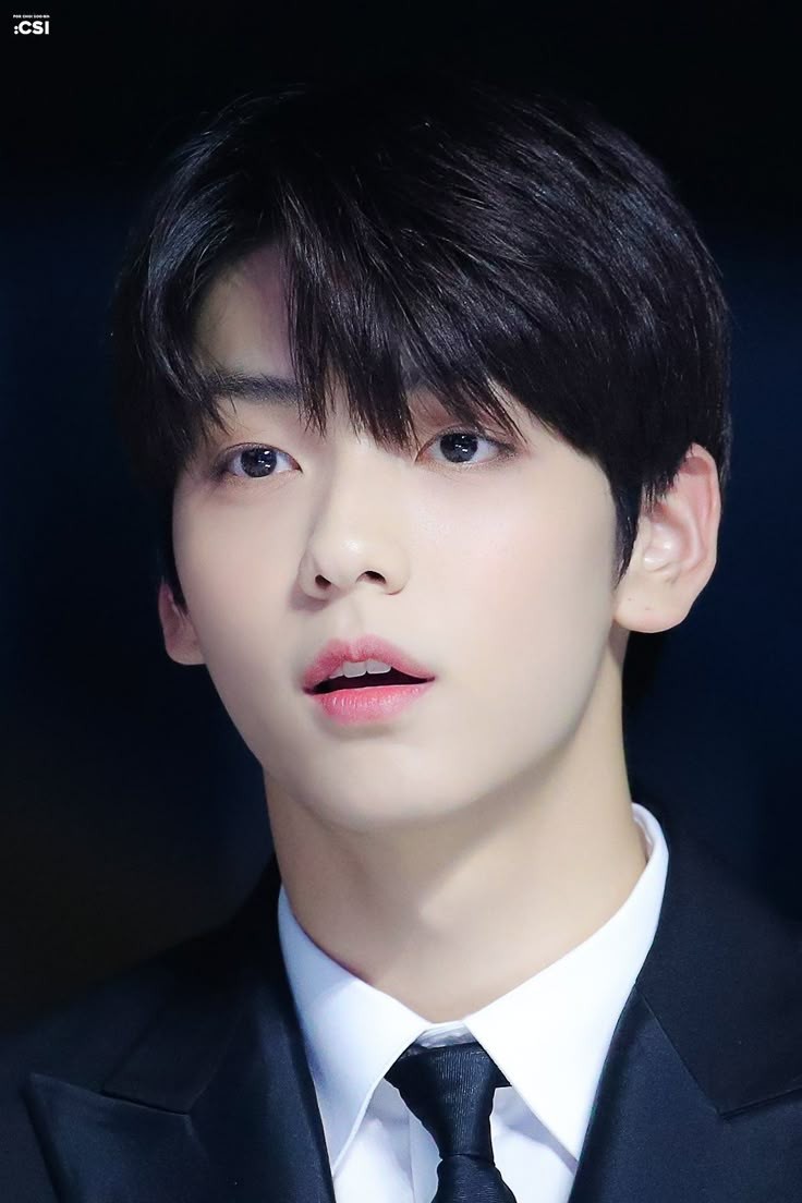 이런 외모는 모두가 보게 해야함...